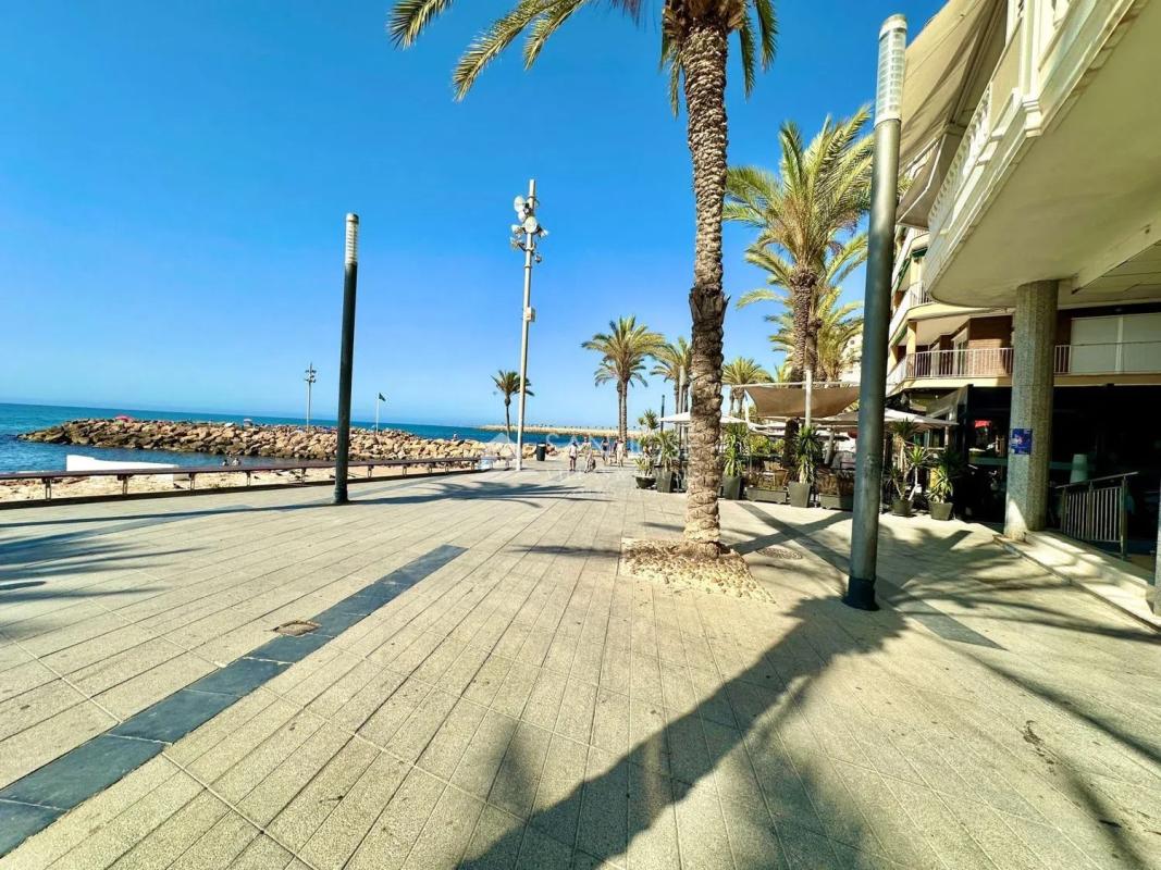 Venta de piso en Barrio Las Piscinas Naturales, Torrevieja
photo 3