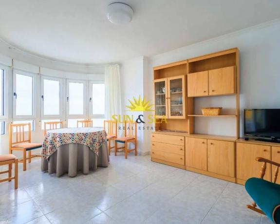 Piso en venta en Barrio Playa de los Locos, Torrevieja thumbnail 2