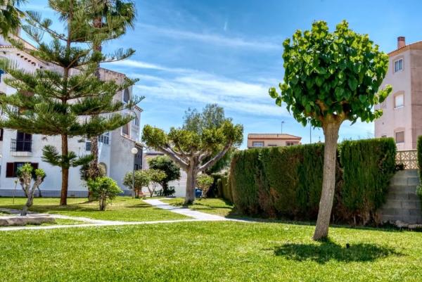 Duplex en venta en Urbanización Calas Blancas, Torrevieja photo 1