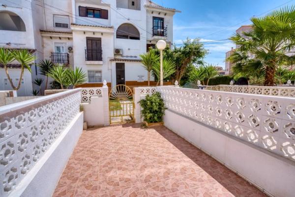Duplex en venta en Urbanización Calas Blancas, Torrevieja photo 2
