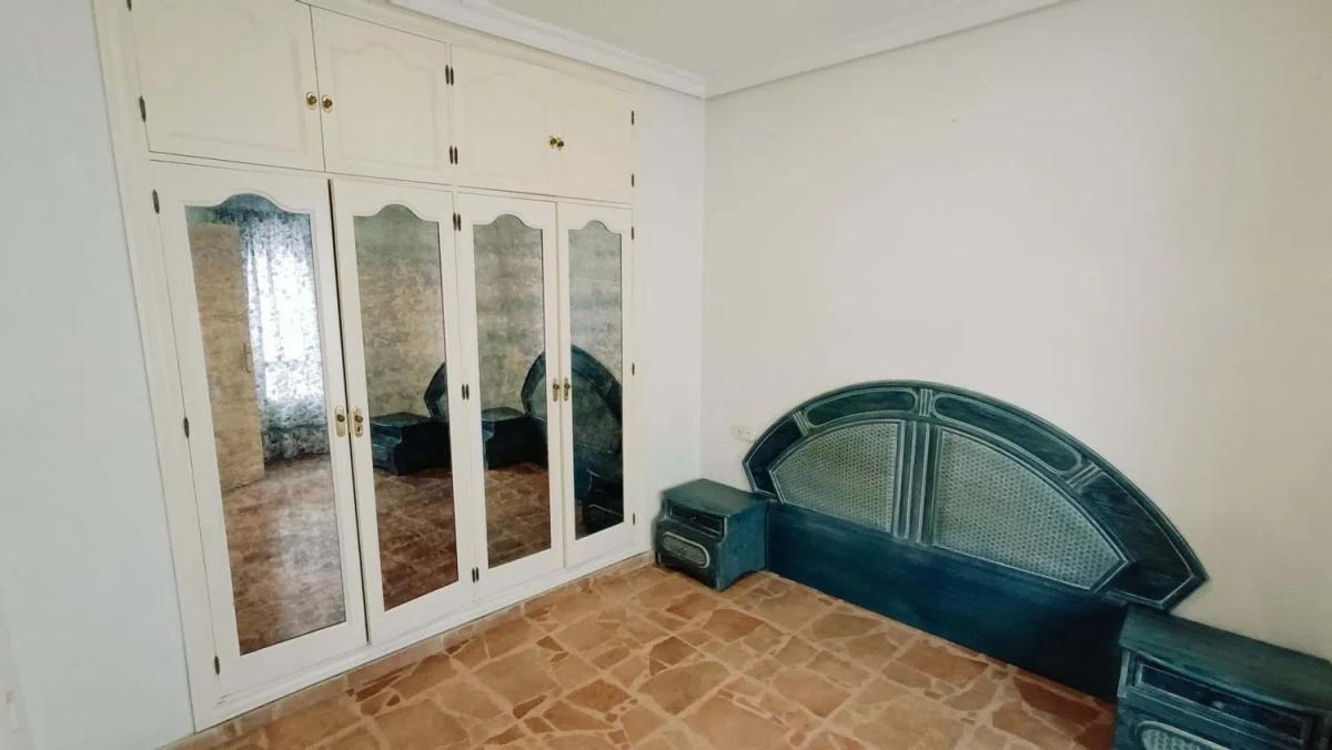 Sale of apartment in Barrio Centro - Muelle Pesquero, Torrevieja
photo 1