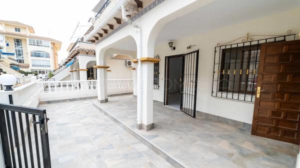 Chalet adosado en calle Alamo, 1 photo 4