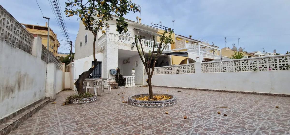 Properties for sale and rent in Spain photo 1