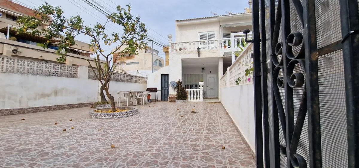 Properties for sale and rent in Spain photo 5