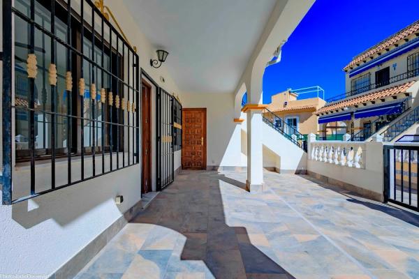Chalet adosado en calle Alamo s/n photo 1