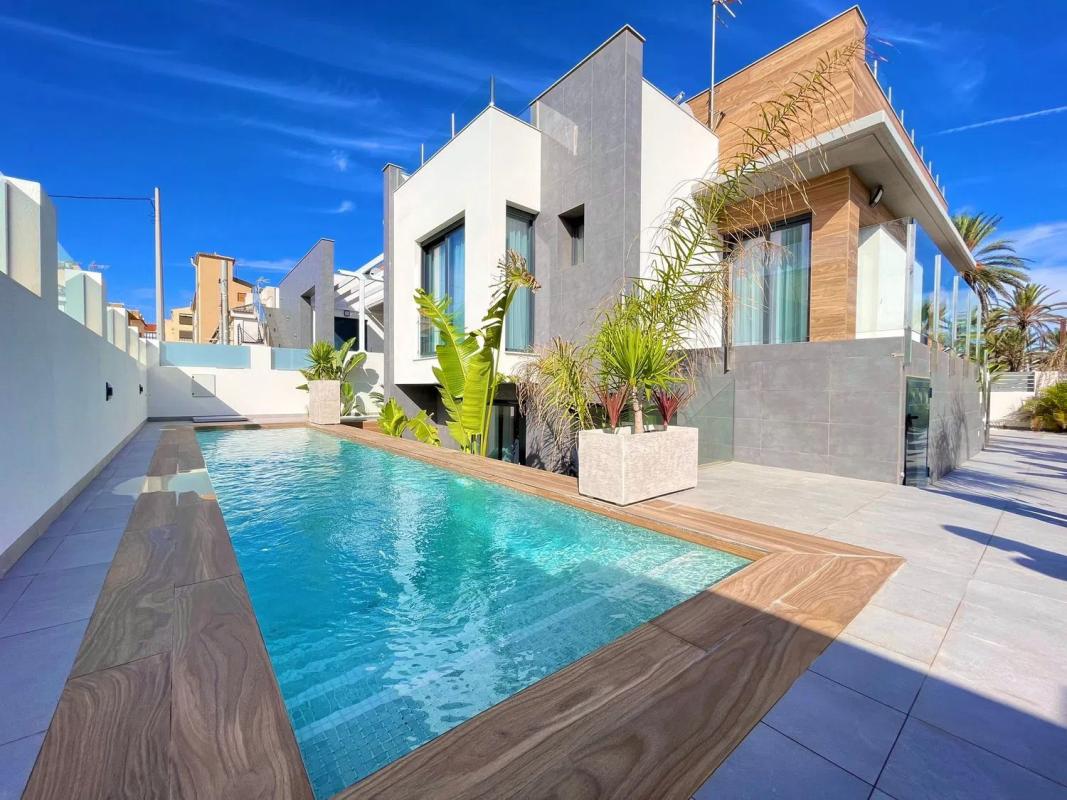Properties for sale and rent in Spain photo 2