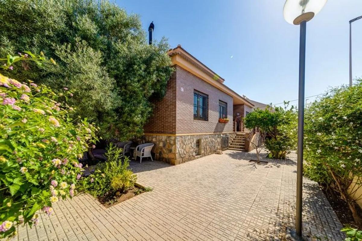 Properties for sale and rent in Spain photo 1