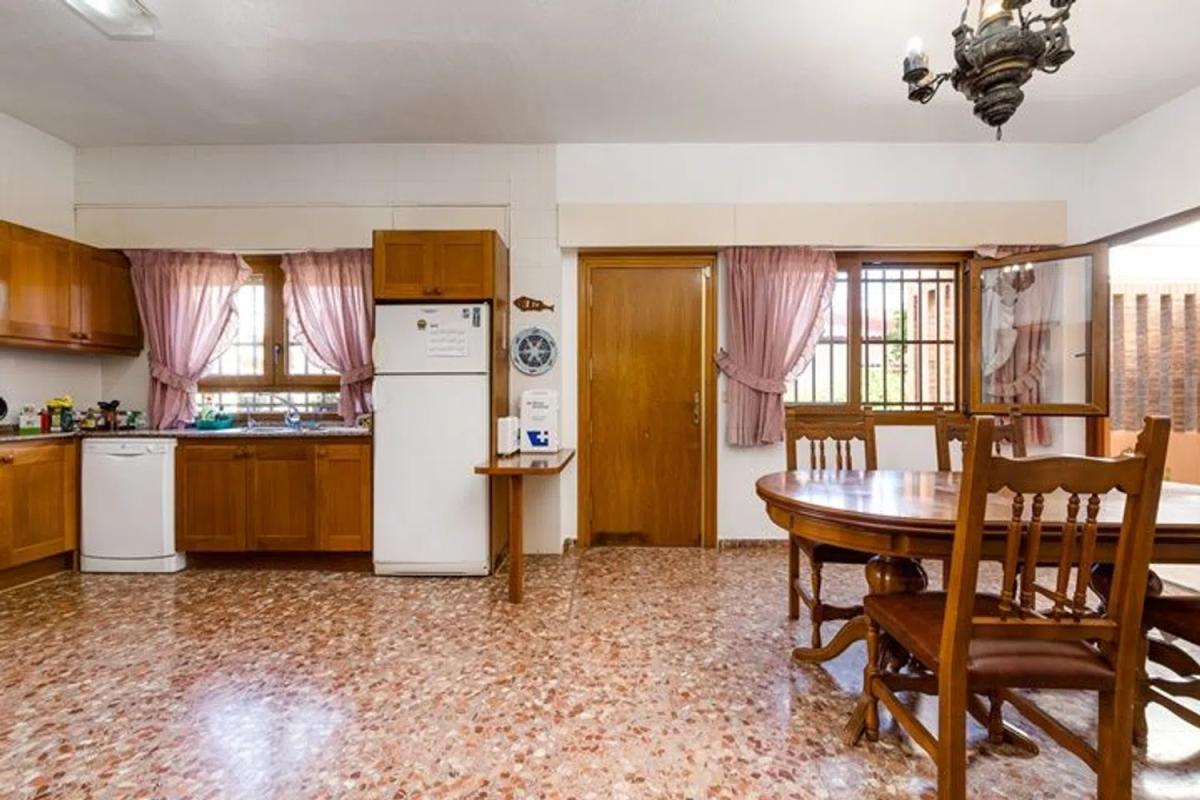 Properties for sale and rent in Spain photo 3