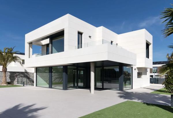Chalet independiente en venta en Calle Traviata s/n, Majadahonda
thumbnail 1