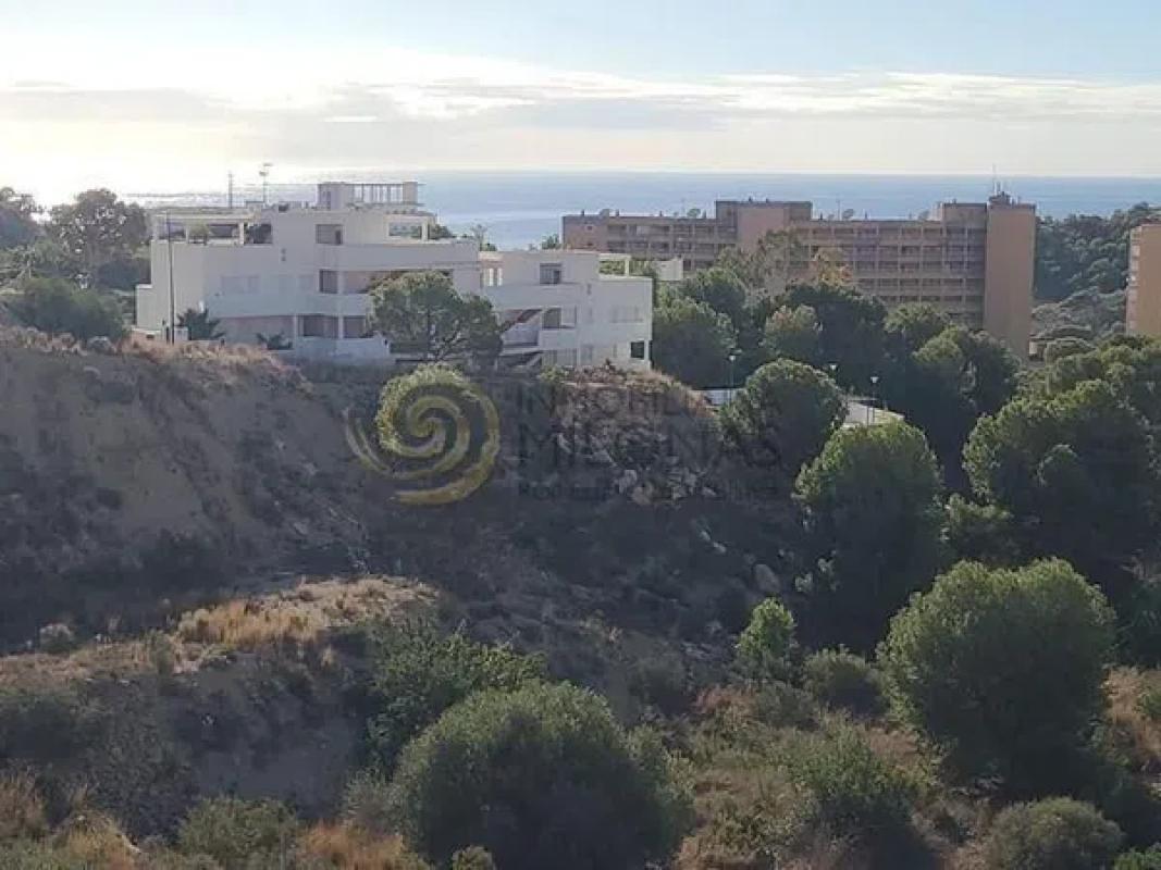 Terreno en venta en La Villajoyosa / Vila Joiosa, Alicante photo 2