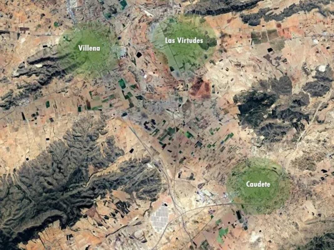 Terreno en venta en Villena, Alicante photo 5