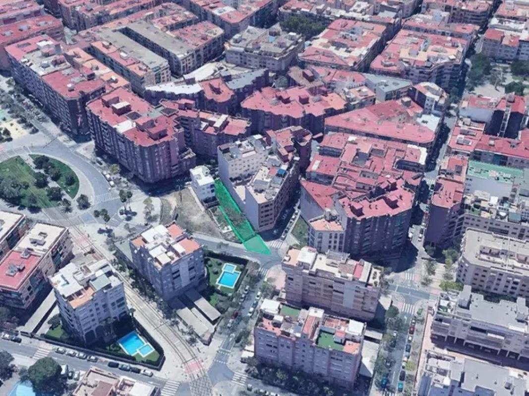 Terreno en venta en Alicante / Alacant, Alicante photo 2