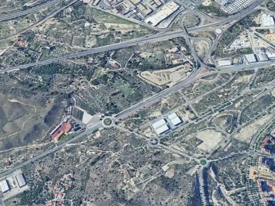 Terreno en venta en La Villajoyosa / Vila Joiosa, Alicante photo 3