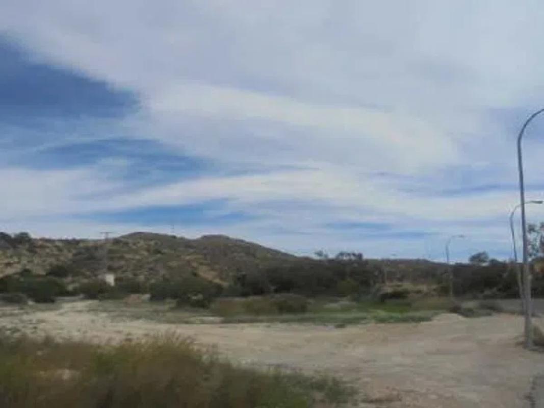 Terreno en venta en El Campello, Alicante photo 1
