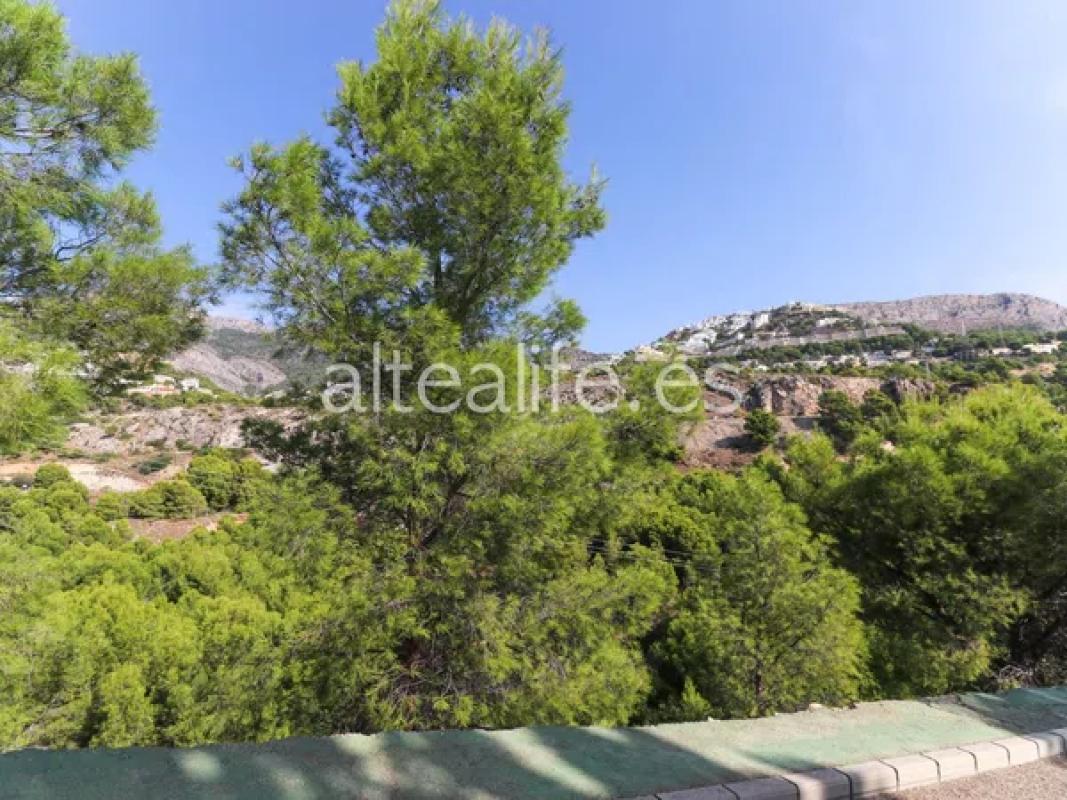 Terreno en venta en Altea, Alicante photo 1