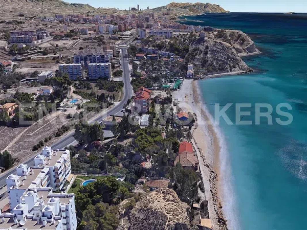 Terreno en venta en La Villajoyosa / Vila Joiosa, Alicante photo 2