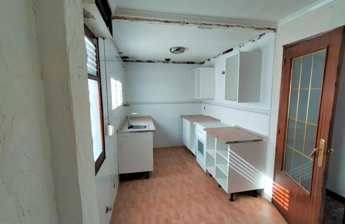 Sale of apartment in Las Cruces, Villena
 photo 2