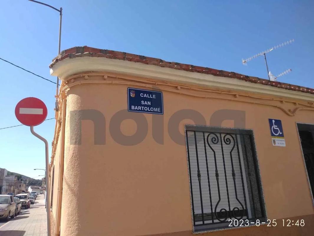 Sale of apartment in Calle San Bartolome, Villena
 photo 2