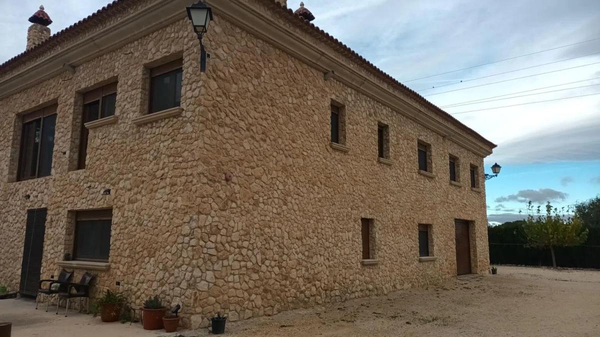 Propiedades en venta y alquiler en España photo 2