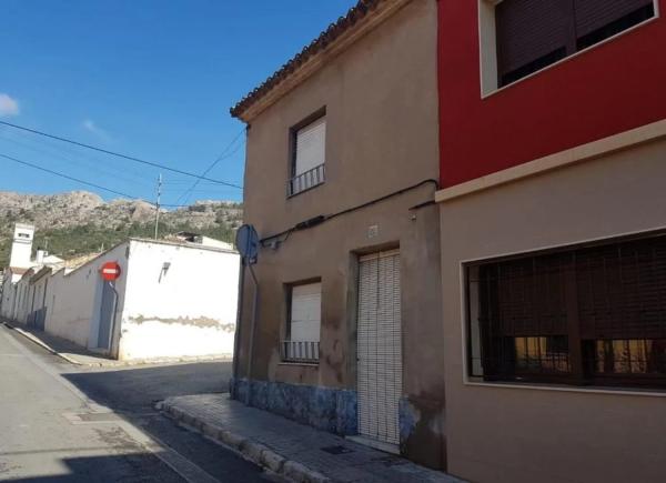Chalet pareado en calle San Jerónimo photo 2