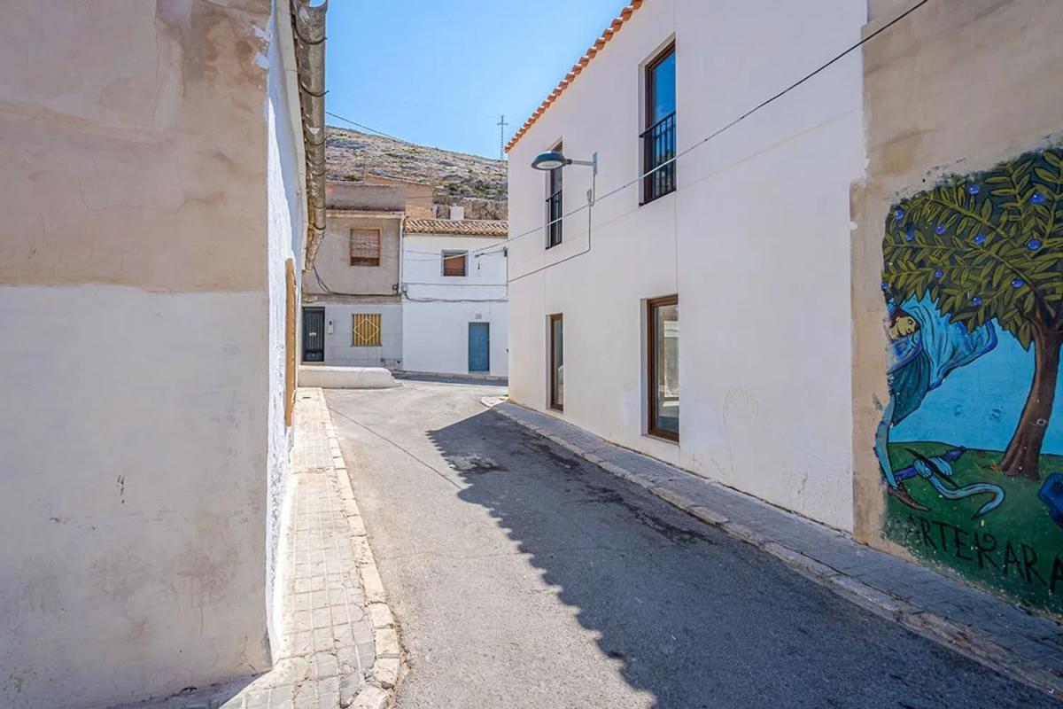 Propiedades en venta y alquiler en España photo 3