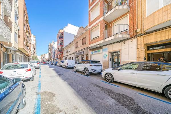 Apartment for sale in Calle Escultor Navarro Santafé, Villena thumbnail 2