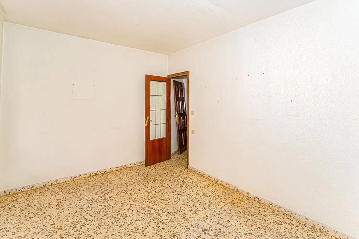 Sale of apartment in Calle Bodegas, Villena
 photo 3