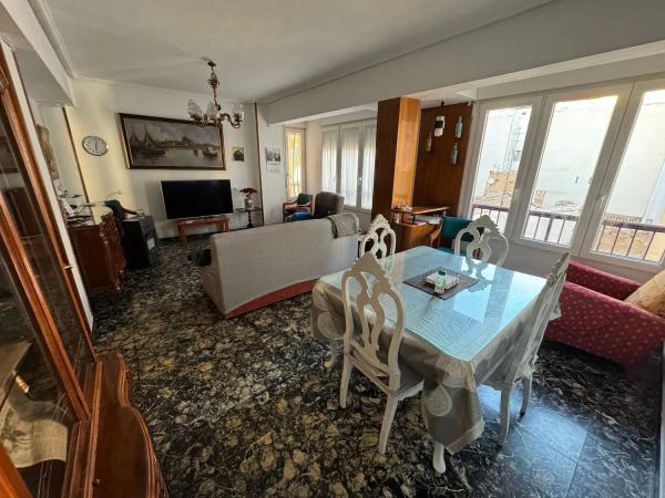 Piso en venta en Calle de Cánovas del Castillo, Villena thumbnail 2