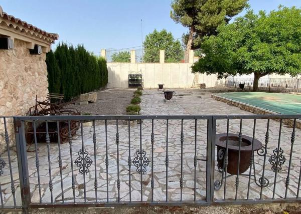 Chalet independiente en venta en  Las Virtudes, Villena photo 1