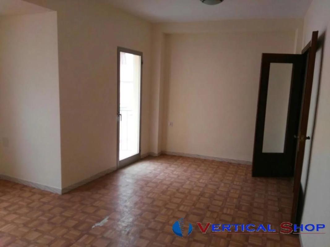 Sale of apartment in El Mercado, Villena
 photo 5