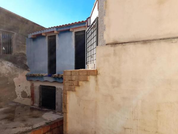 Коттедж на продажу в  El Mercado, Villena photo 1