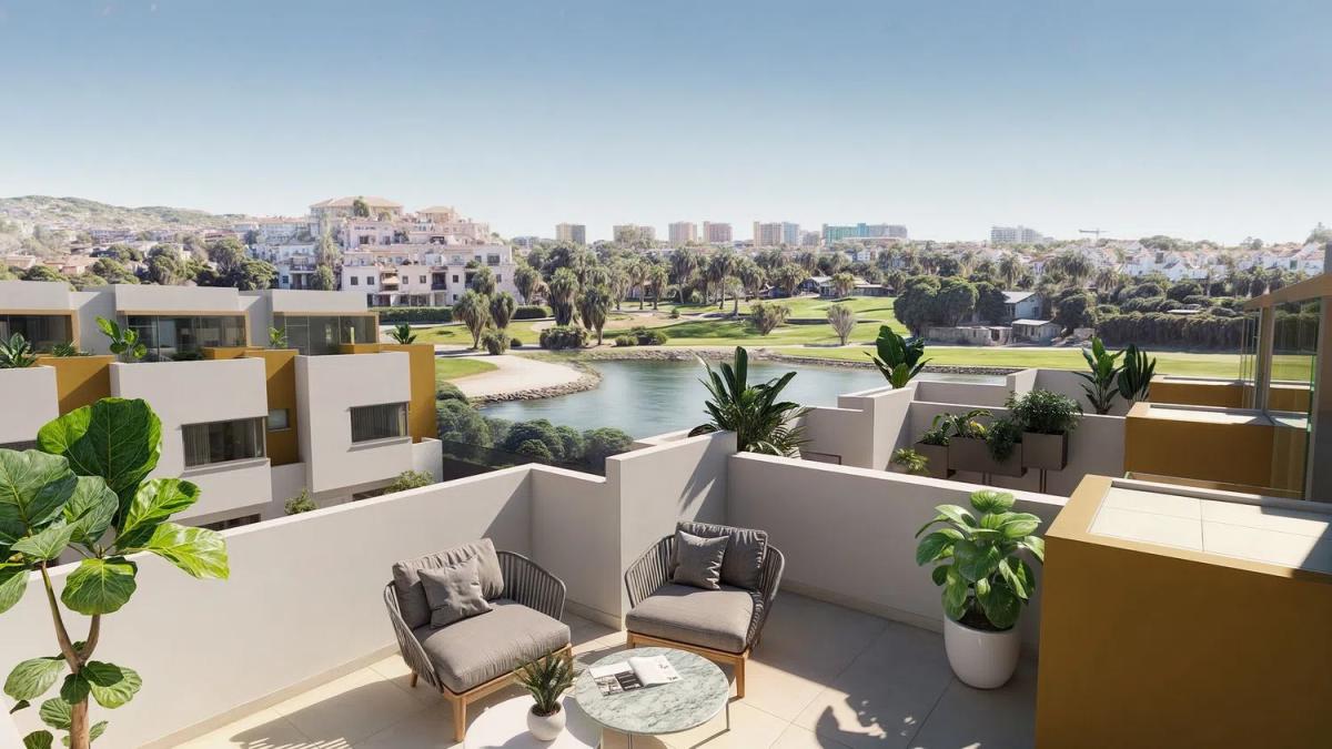 Obra nueva RESIDENCIAL SALINAS GOLF en Roquetas de Mar (Revista) photo 2