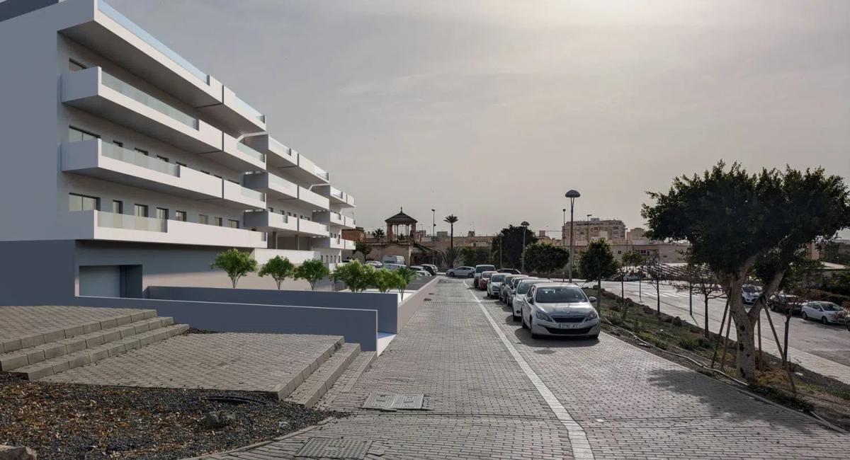 Venta de garaje en  Calle Inglés, 71 , Almería photo 4