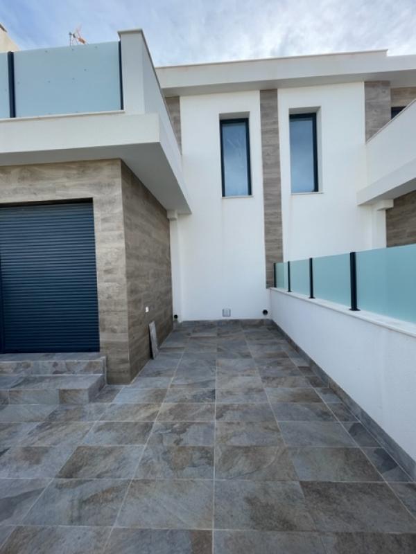 Properties for sale and rent in Spain photo 5