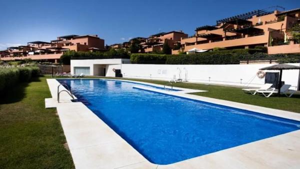 Penthouse na sprzedaż w Calle Casares Golf Garden, Casares thumbnail 2