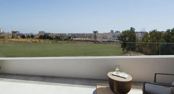 Piso en venta en Bulevar La Loma s/n, Fuengirola thumbnail 2