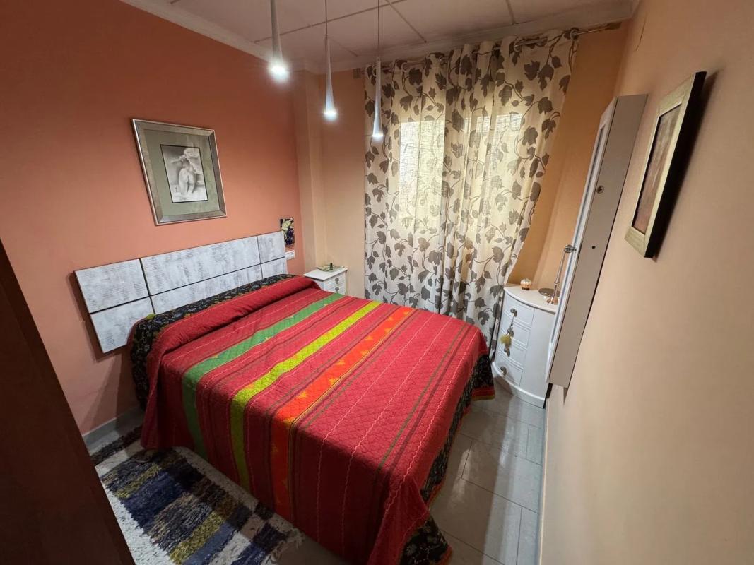 Продажа квартиры на Calle Jacinto Benavente, Вильена
photo 1