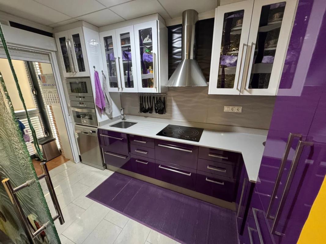 Продажа квартиры на Calle Jacinto Benavente, Вильена
photo 2