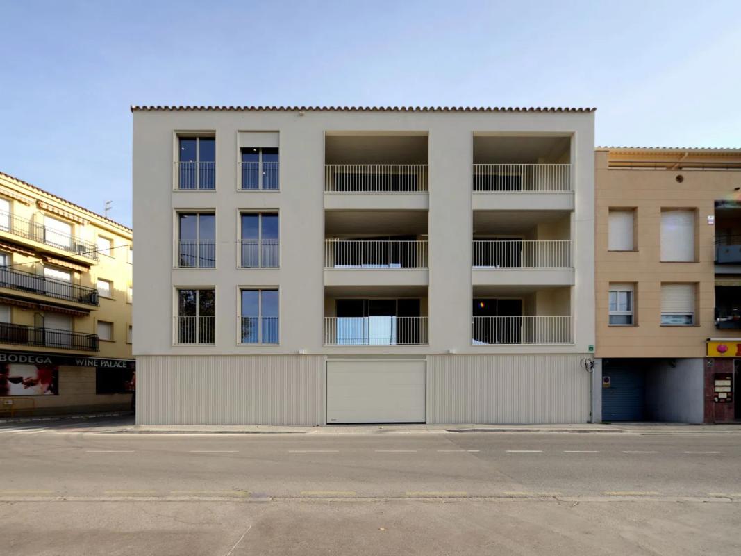 Obra nueva Edifici Roses en Roses (Revista) photo 4