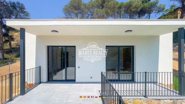 Detached villa for sale in  Calle Saturn, 158, Lloret de Mar photo 4