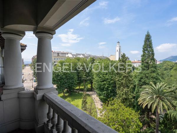Квартира на продажу на Marqués de Santa Cruz, 10, Овьедо photo 1