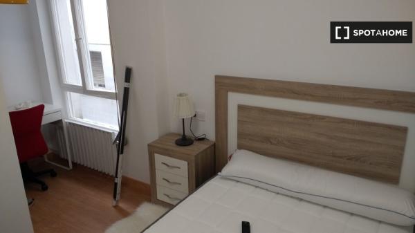 Habitación en piso compartido en Oviedo photo 4