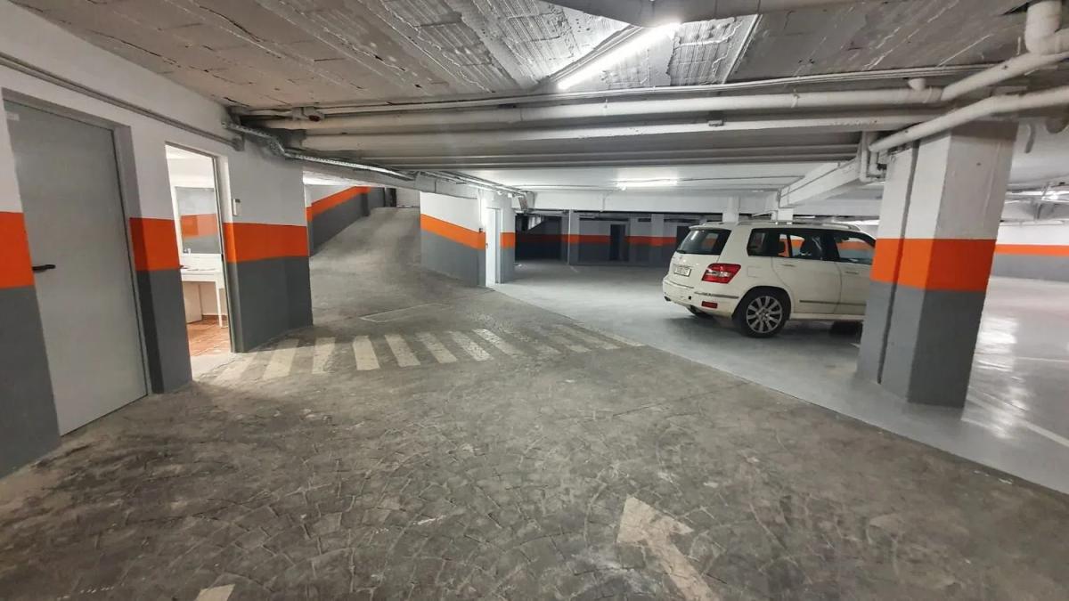 Venta de garaje en Isabel Manoja, 28 , Torremolinos photo 2