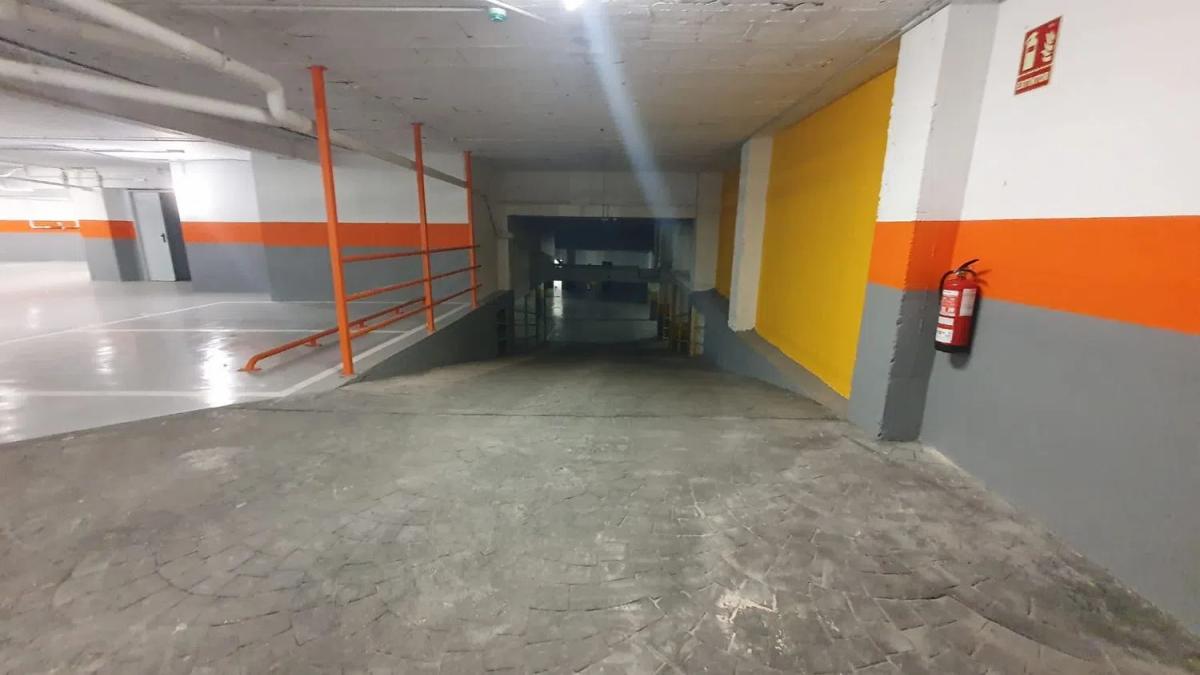 Venta de garaje en Isabel Manoja, 28 , Torremolinos photo 5