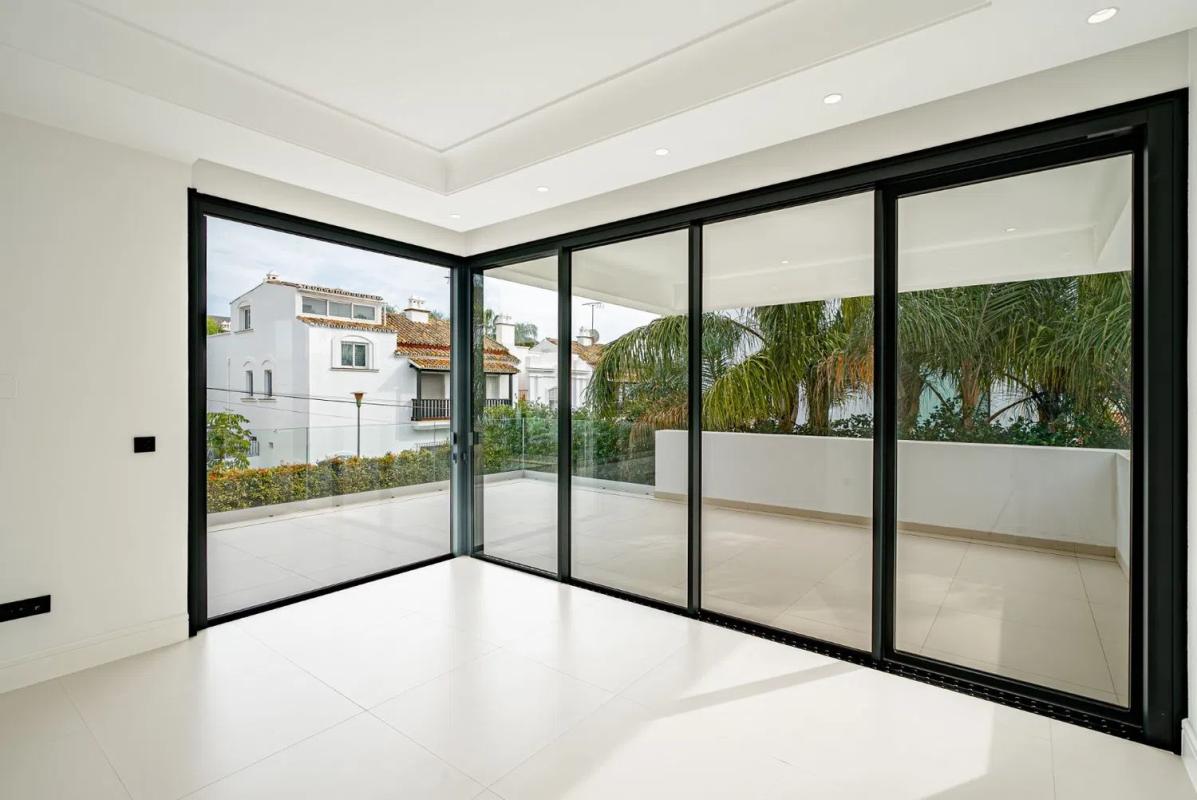 Obra nueva VILLA MARBELLA GOLDEN MILE en Marbella (Revista) photo 4