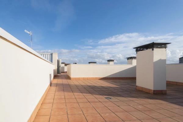 Local en venta en calle Vila de Laxe photo 1