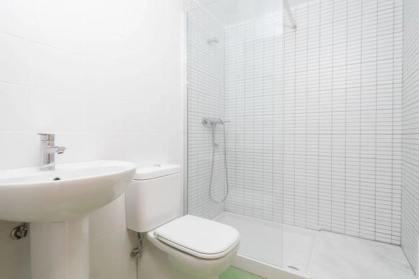 Local en venta en calle Vila de Laxe thumbnail 1