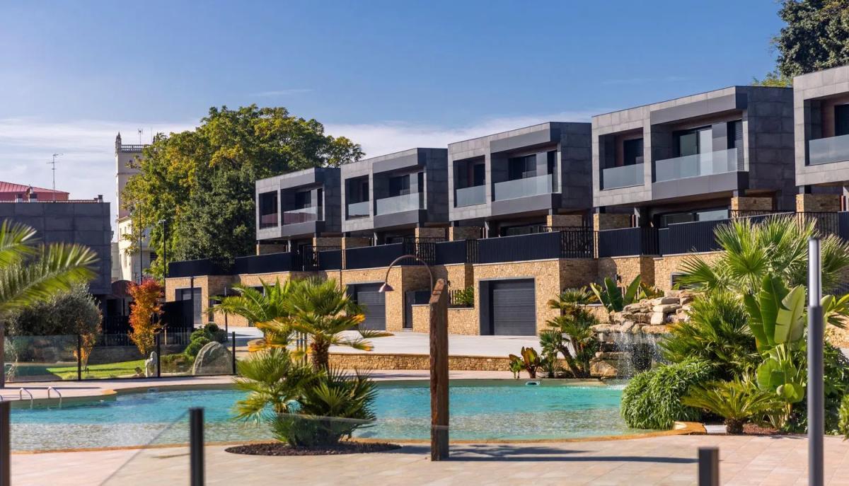 Obra nueva Urbanización Arcadia en Oleiros (Revista) photo 2