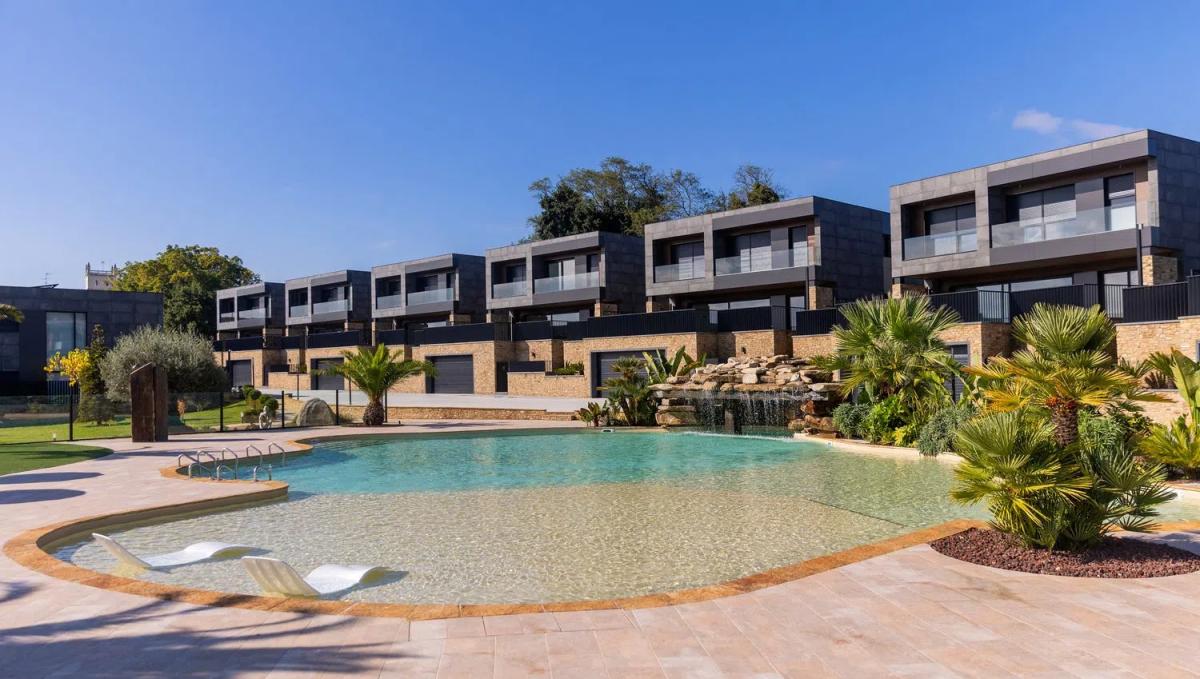Obra nueva Urbanización Arcadia en Oleiros (Revista) photo 3