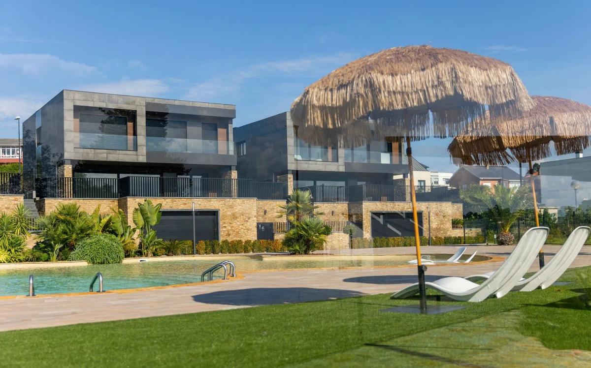 Obra nueva Urbanización Arcadia en Oleiros (Revista) photo 4